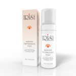 mousse detergente viso con vitamina c, aloe, camomilla, elicrisio e acido ialuronico.